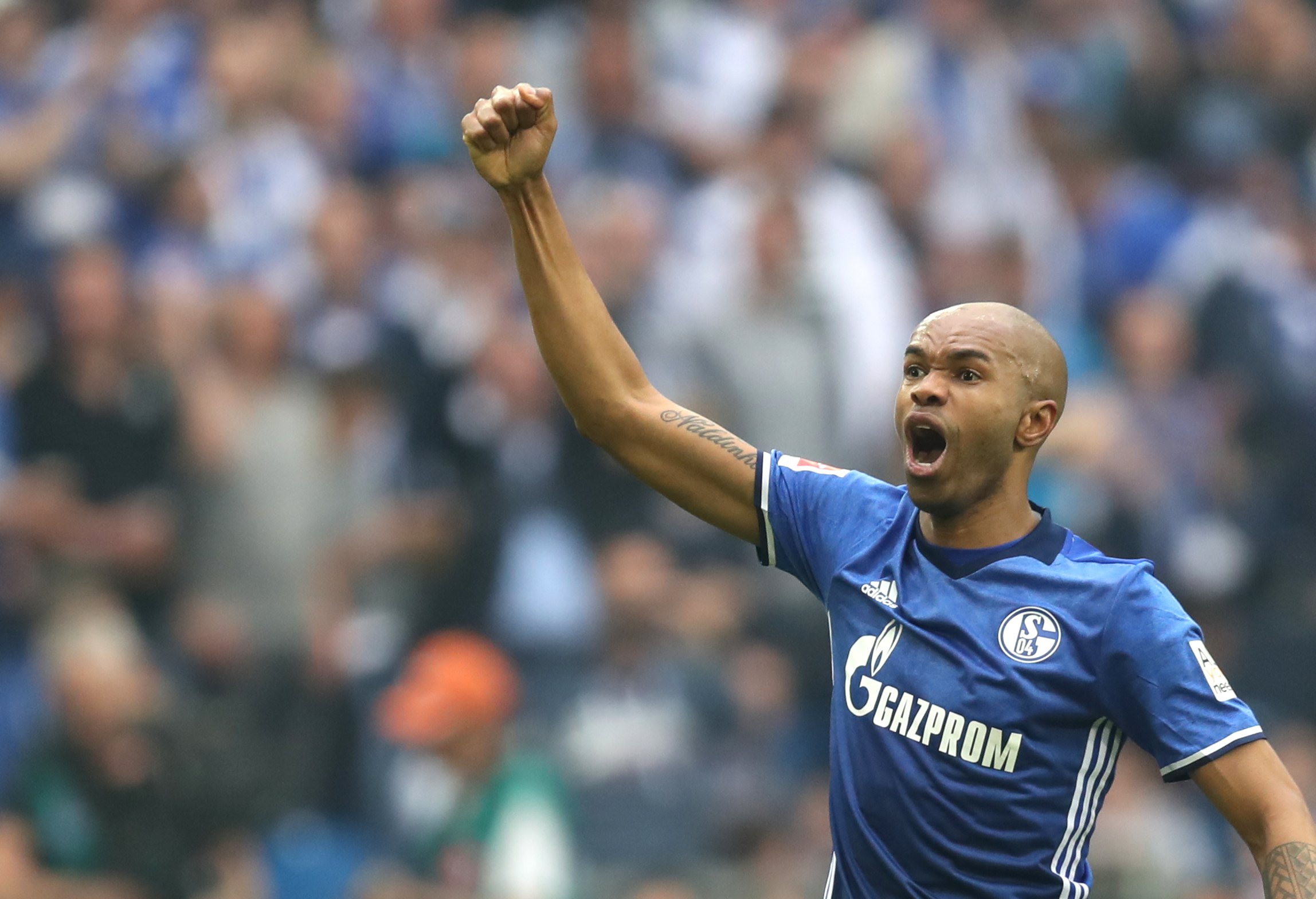 熊猫体育下载-沙尔克04成功逆袭，德甲排名窜升