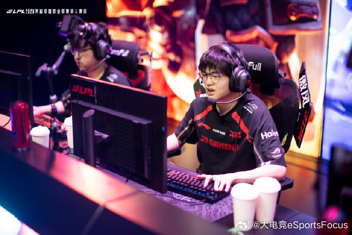 熊猫体育app-关于BRO血洗JDG，Canyon极限生还后反打宿命之战2025世界赛，锁定晋级资格的信息