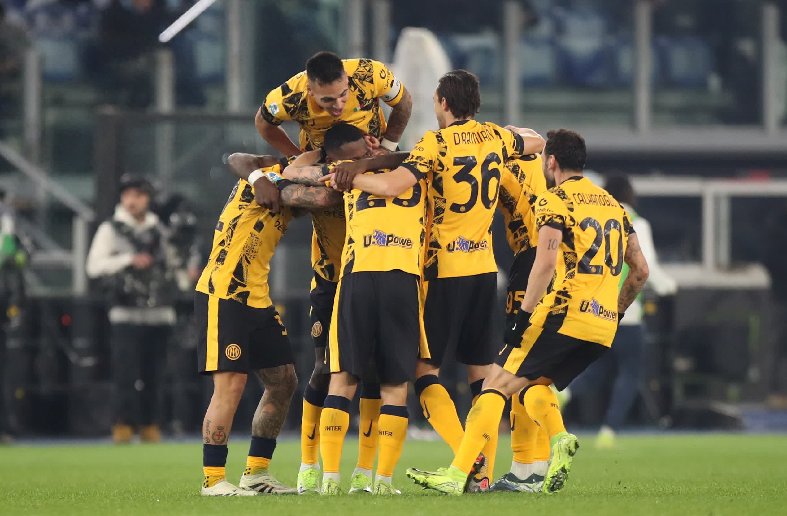 熊猫体育官方网站-包含意甲球员在场上全力以赴迎接激烈对抗的词条