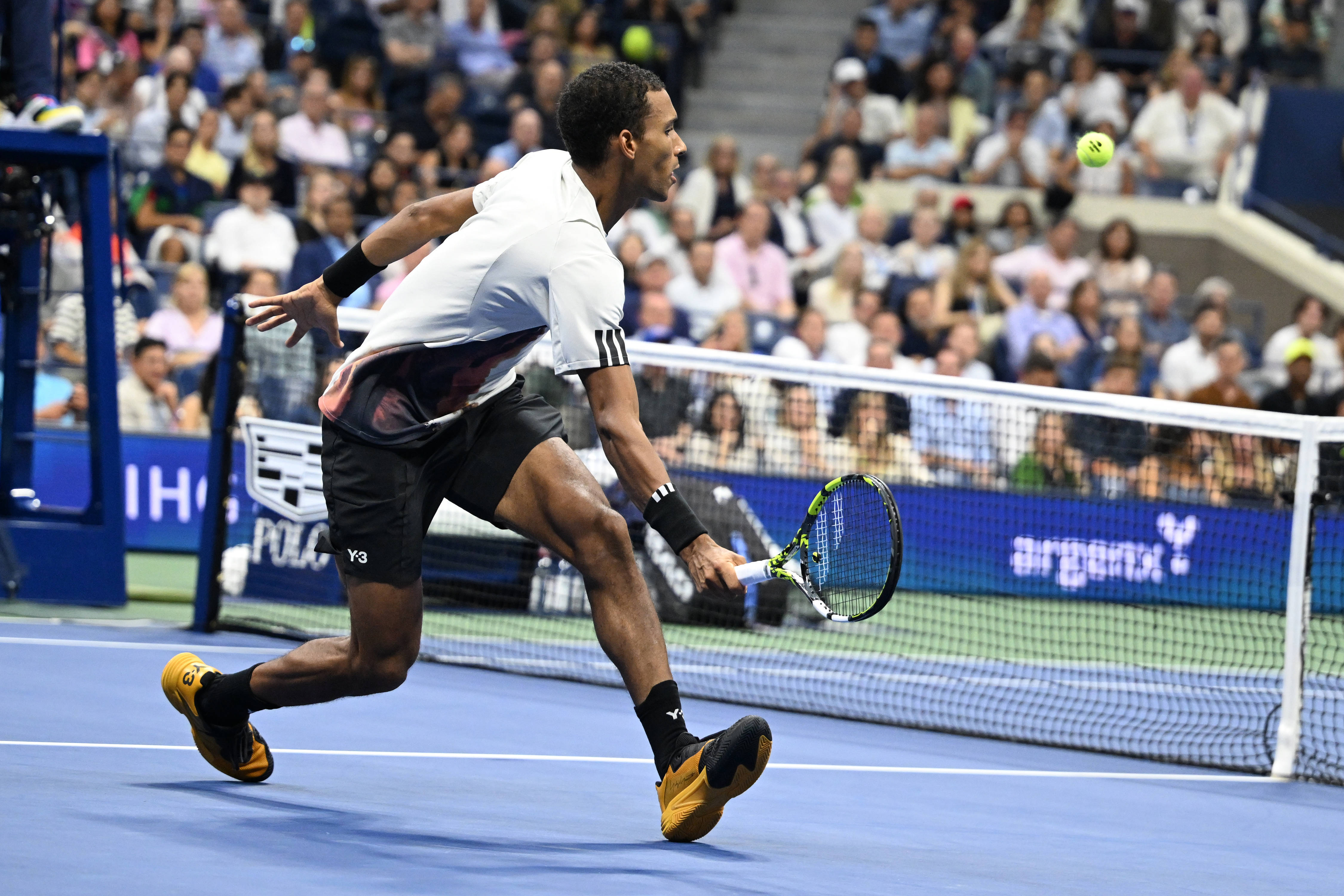 熊猫体育中国App-年终总决赛轻取法网，辛纳关键制胜的简单介绍