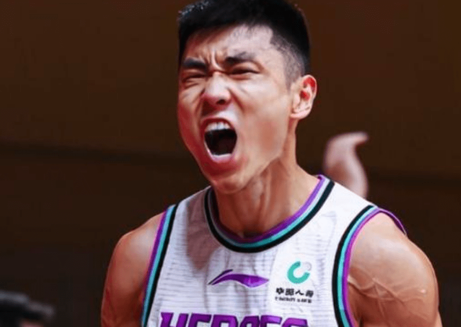 熊猫体育直播-公牛逆转山东队，高诗岩高光表现